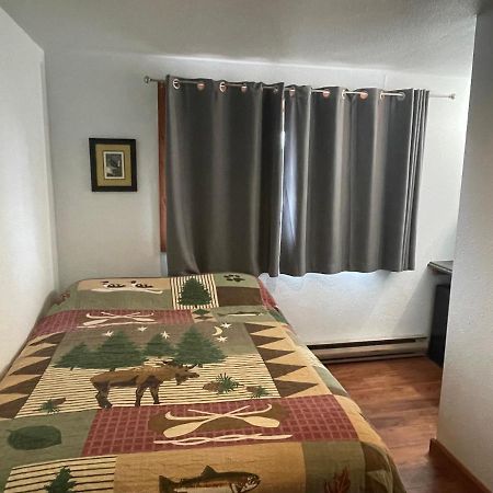 Brown Bear Saloon & Motel Bird Creek Экстерьер фото